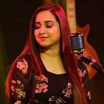 Prajakta Shukre Biography